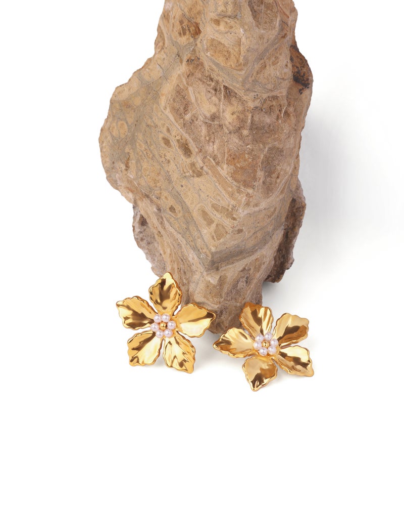 TAAHIRA Celine Flower Stud Earrings - Image 2